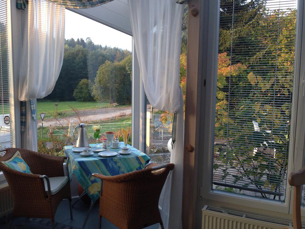 Pension-Ferienwohnung Liesbachtal Direkt Am Waldrand Bayerische Rhoen Schönau an der Brend Esterno foto