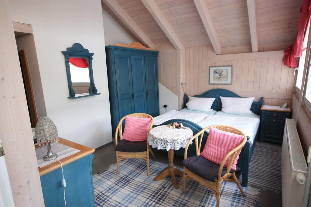 Pension-Ferienwohnung Liesbachtal Direkt Am Waldrand Bayerische Rhoen Schönau an der Brend Camera foto